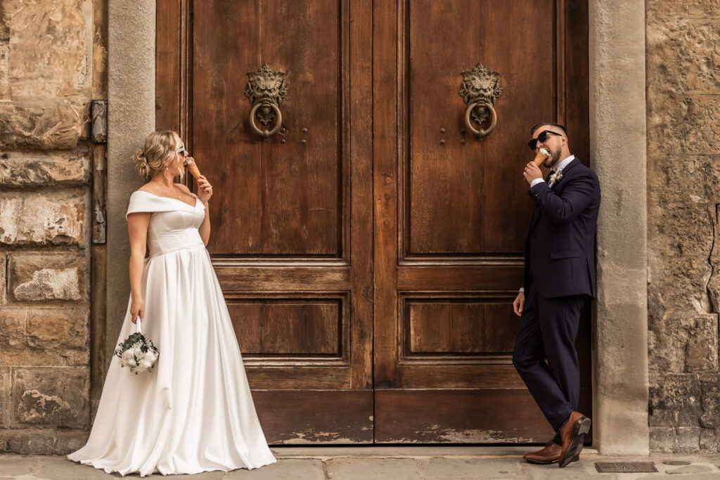 Italy elopement photographer capturing a couple eloping in Florence at sunrise.